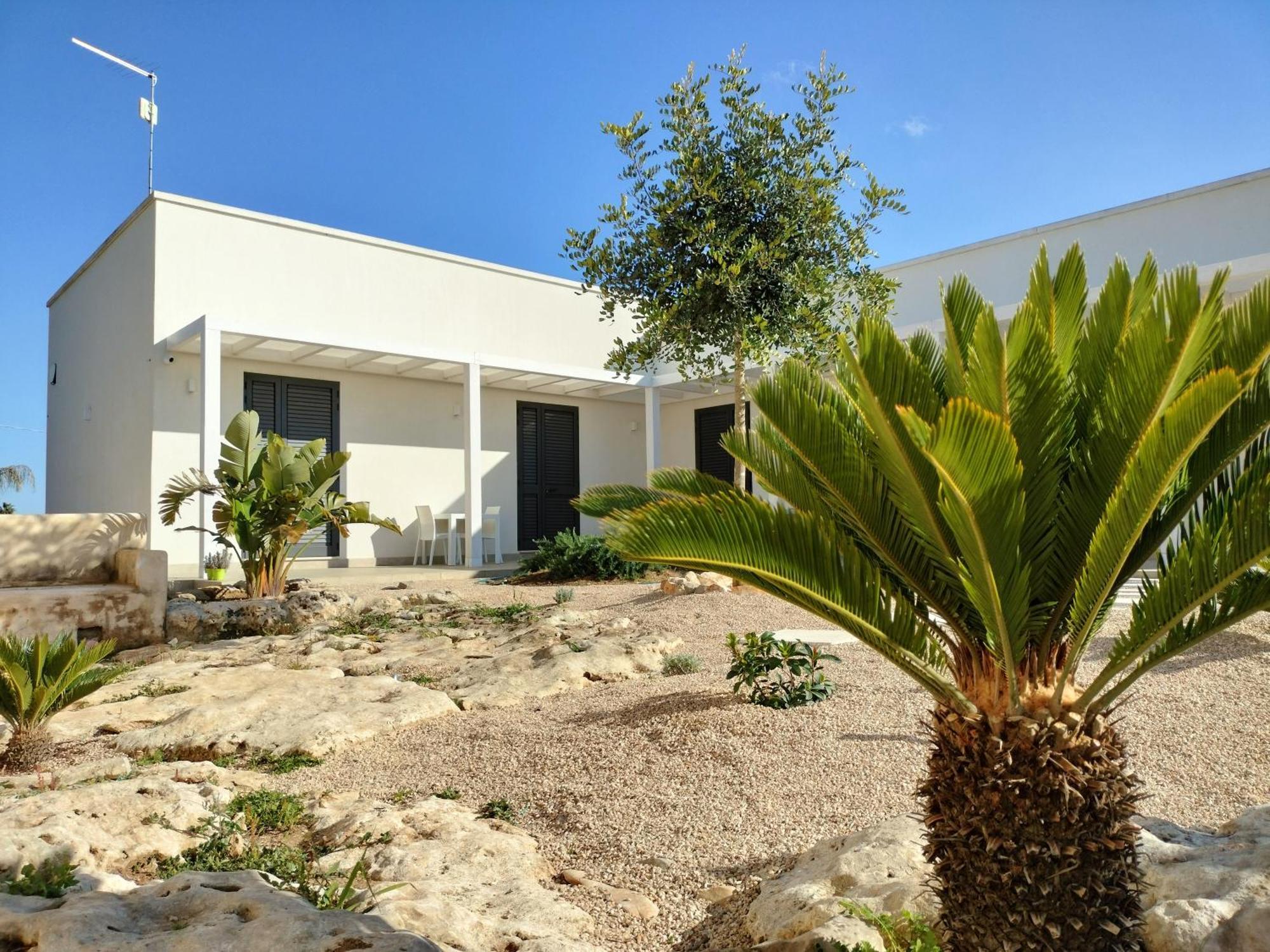 B&B Bianco Mediterraneo Torre Ovo Exterior photo