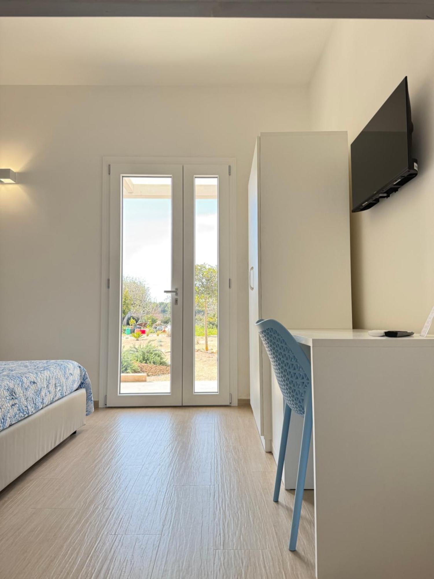 B&B Bianco Mediterraneo Torre Ovo Exterior photo