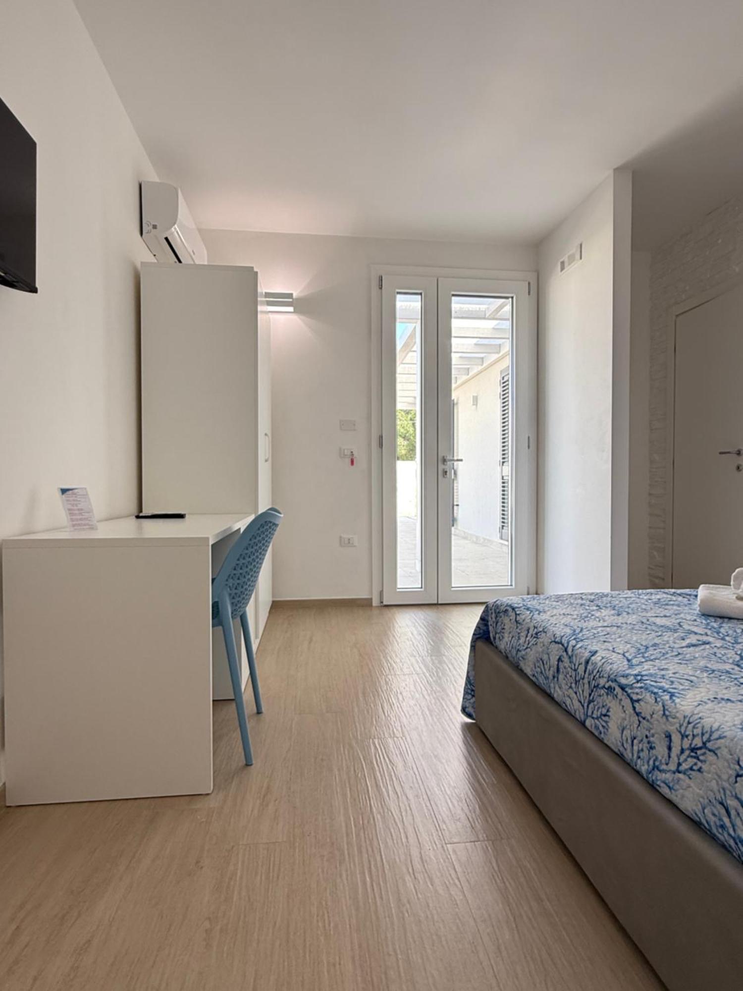 B&B Bianco Mediterraneo Torre Ovo Exterior photo